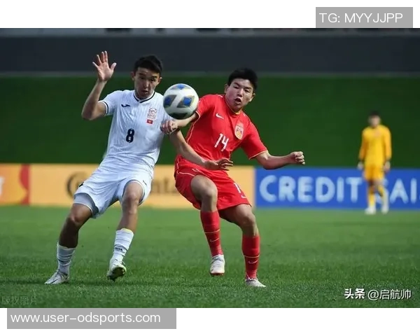 媒体人分享U22国足谢场视频见证胜利球队在雄起声中感动离场