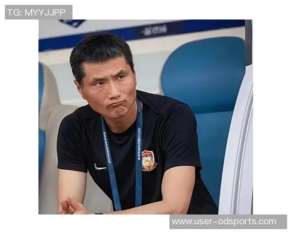 新一届国足今日下午正式开启新年首训邵佳一亲自为球员示范技战术